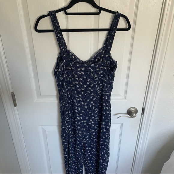Urban Outfitter Blue Floral Jumpsuit - Picture 4 of 4